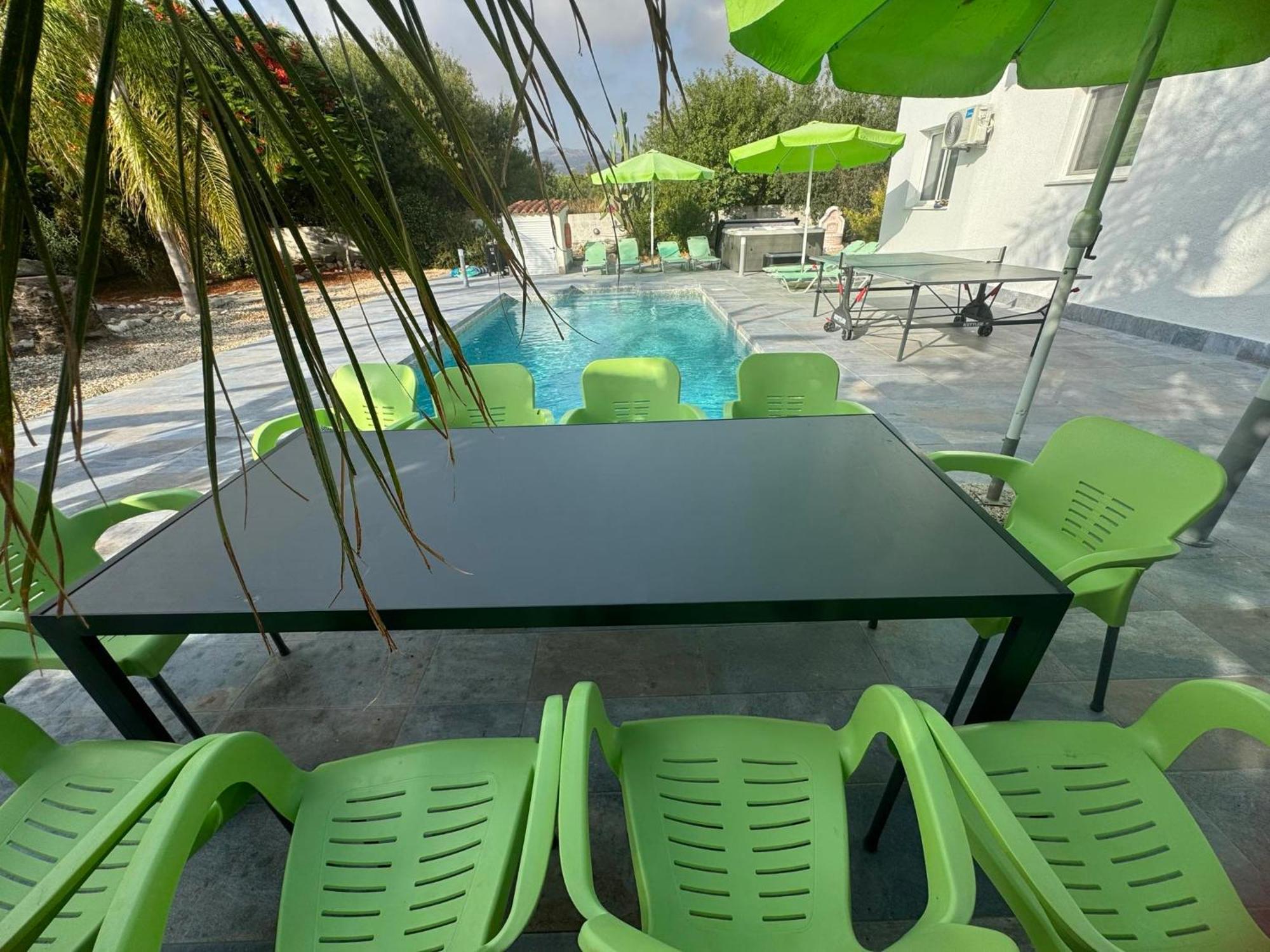 Villa Coralia Gardens 1Km From Coral Bay Beach Exterior foto