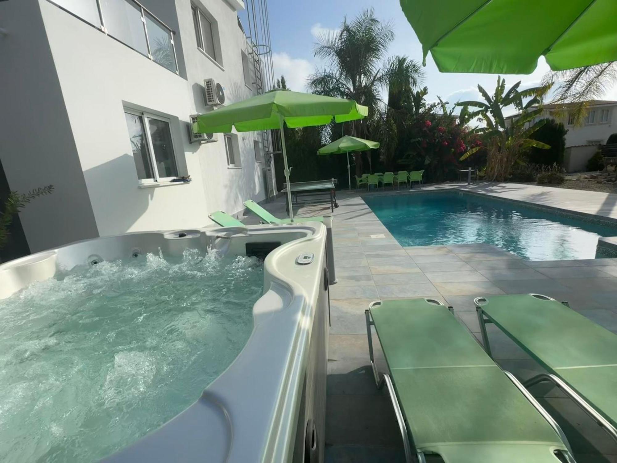 Villa Coralia Gardens 1Km From Coral Bay Beach Exterior foto